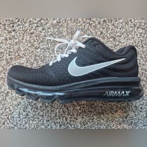 Womens Nike Air Max Black and White Sneakers Size 8